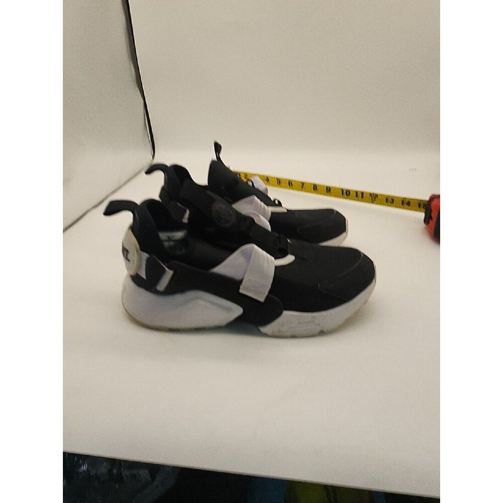 Nike Air Huarache City Women's ‎ AH6804-013 Size 8.5 Black White